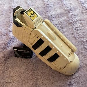 Adidas original superstar lego set